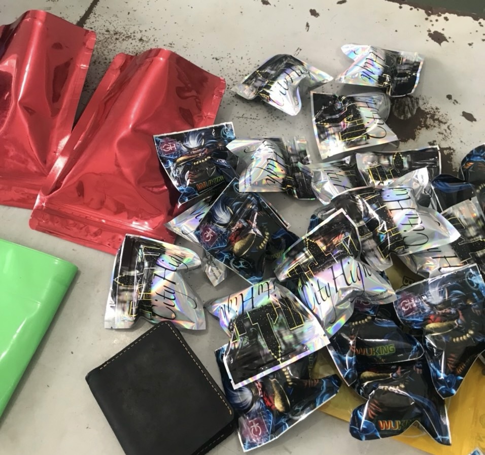 Ma Túy Cao Cấp: Giao Hàng Toàn Quốc, Bí Mật